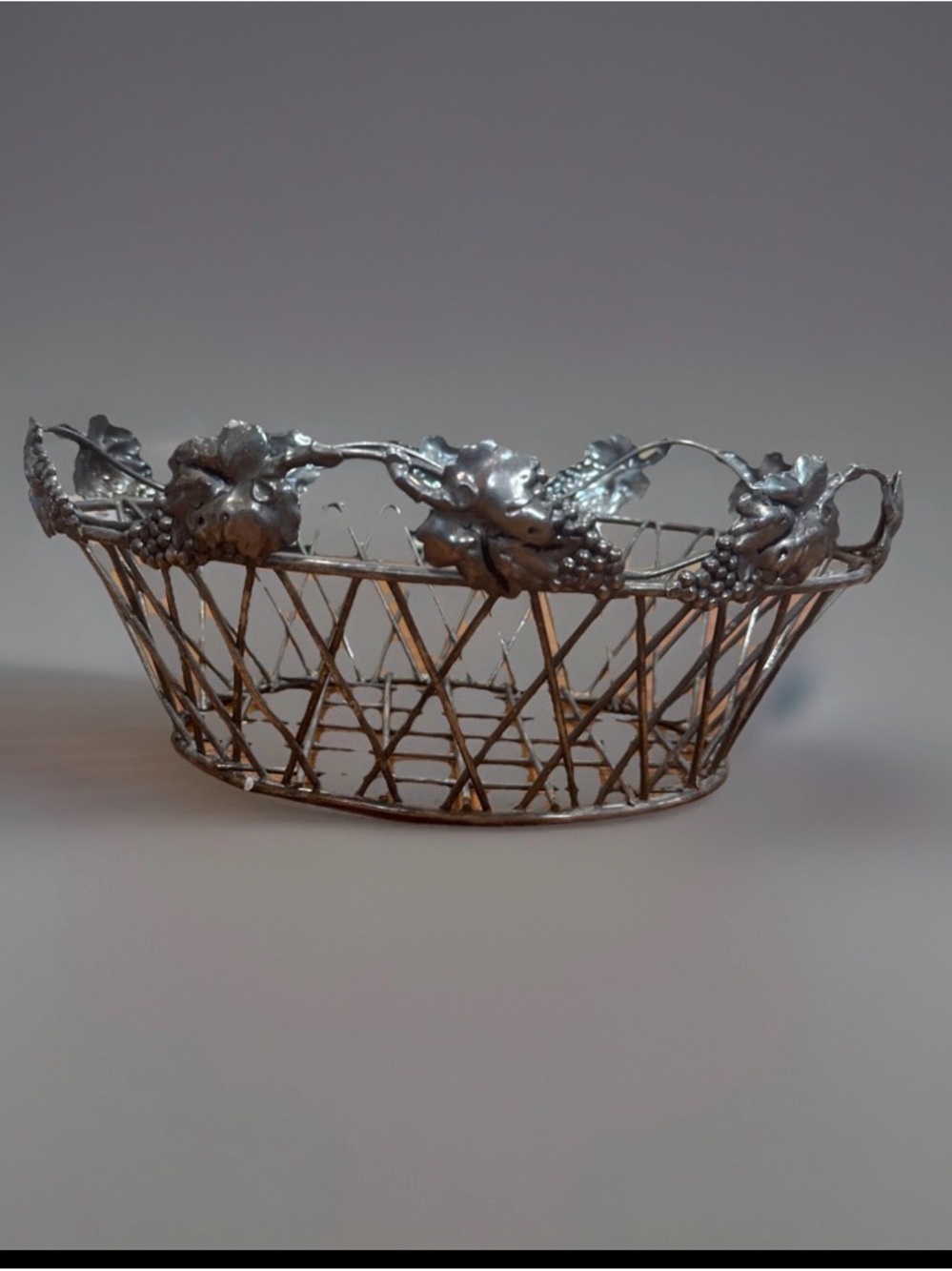 Vintage Metal Wire Basket Grapevine Grape Leaf Fruit Bowl Rustic Vineyard Decor